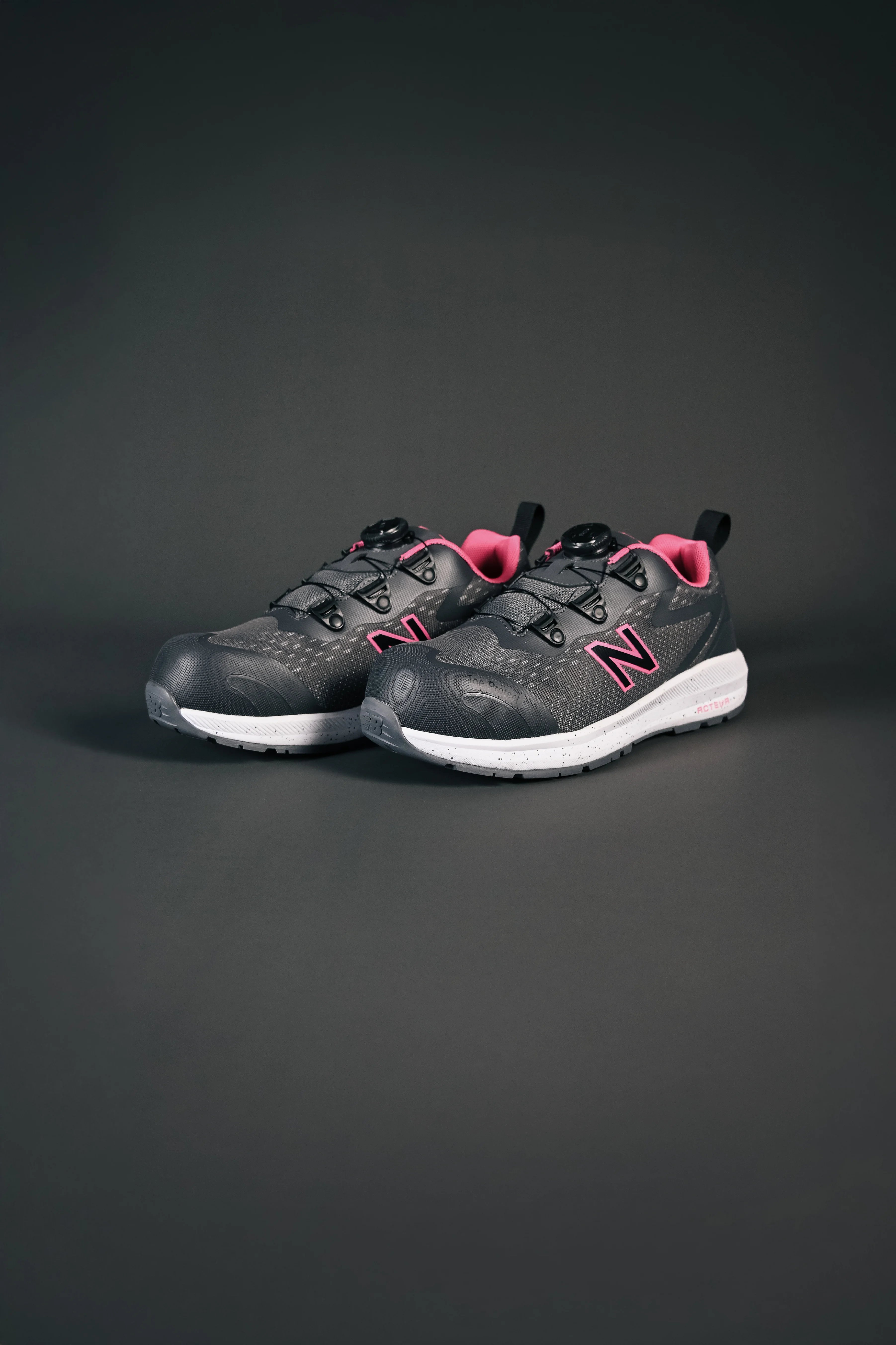 New Balance Logic Boa Womens Safety shoes S1 P, grey / pink (6)