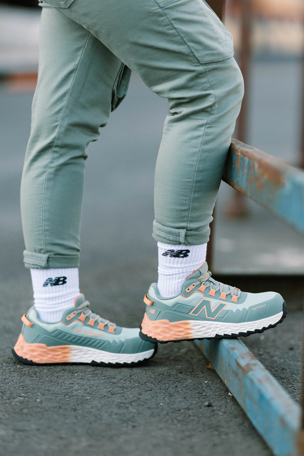 New Balance Cremorne Womens Safety shoes S3 L, aqua / pumpkin (9)