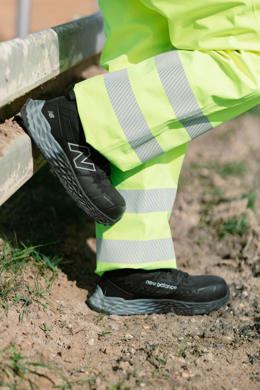 New Balance Cremorne Mid Safety boots S3L, black / grey (11)