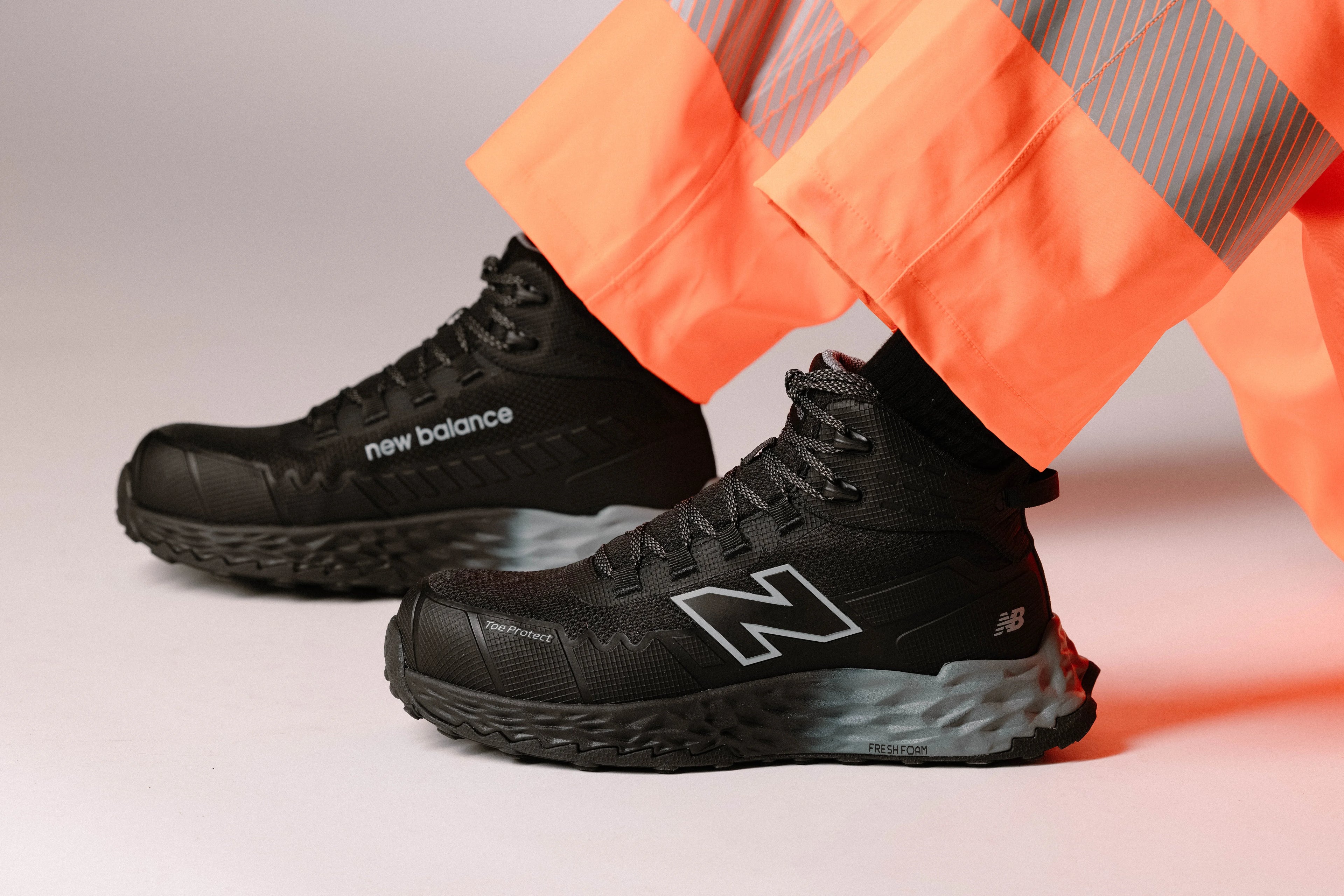 New Balance Cremorne Mid Safety boots S3L, black / grey (16)