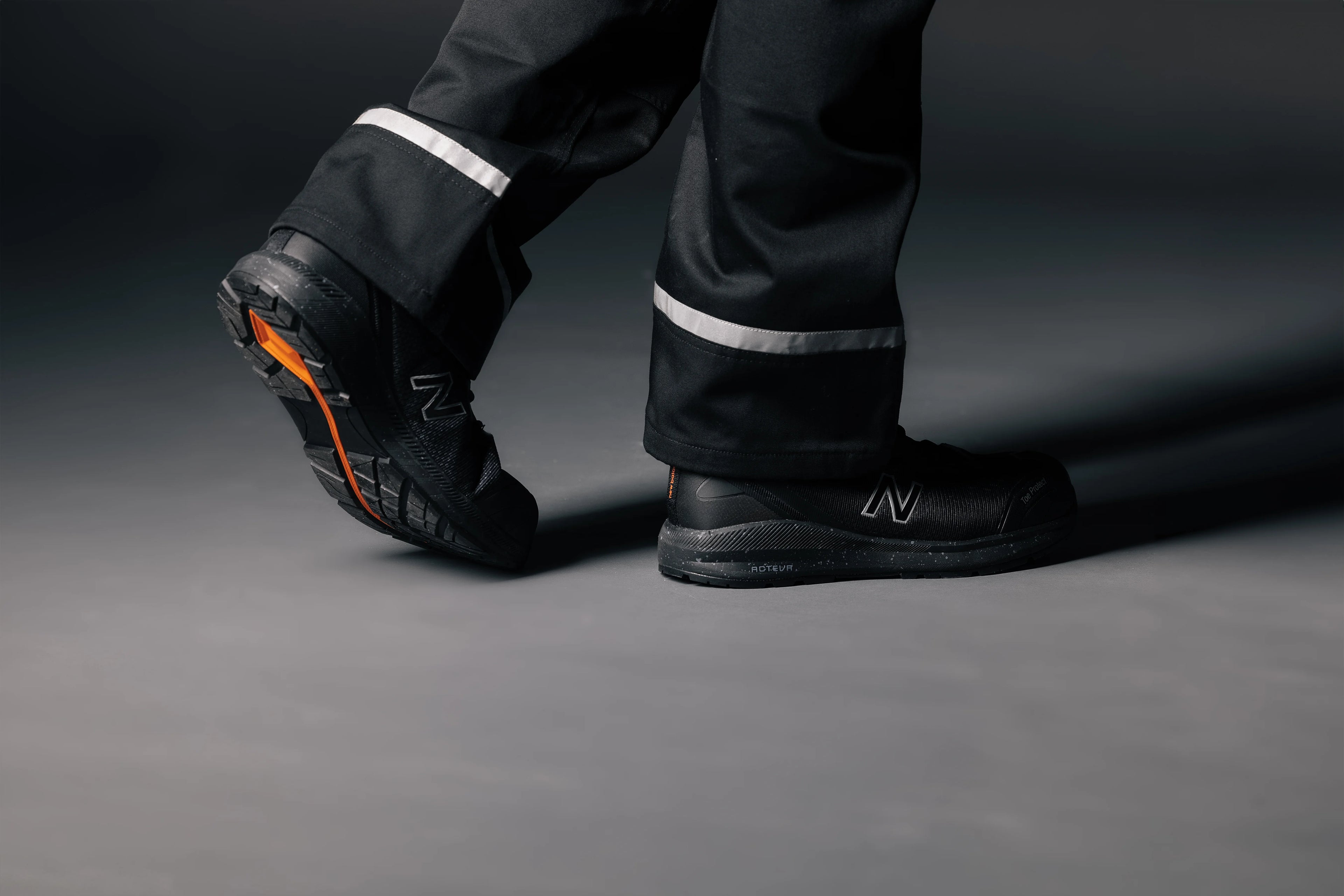 New Balance Logic Safety Shoes S1 PL SR FO HRO Black/orange (6)